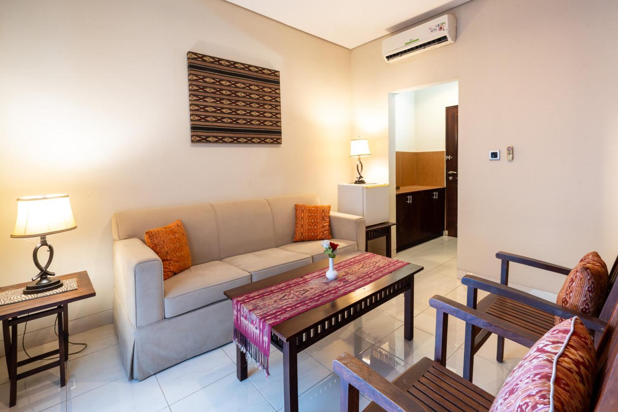 Samawa Transit Hotel Sumbawa Besar Exterior photo