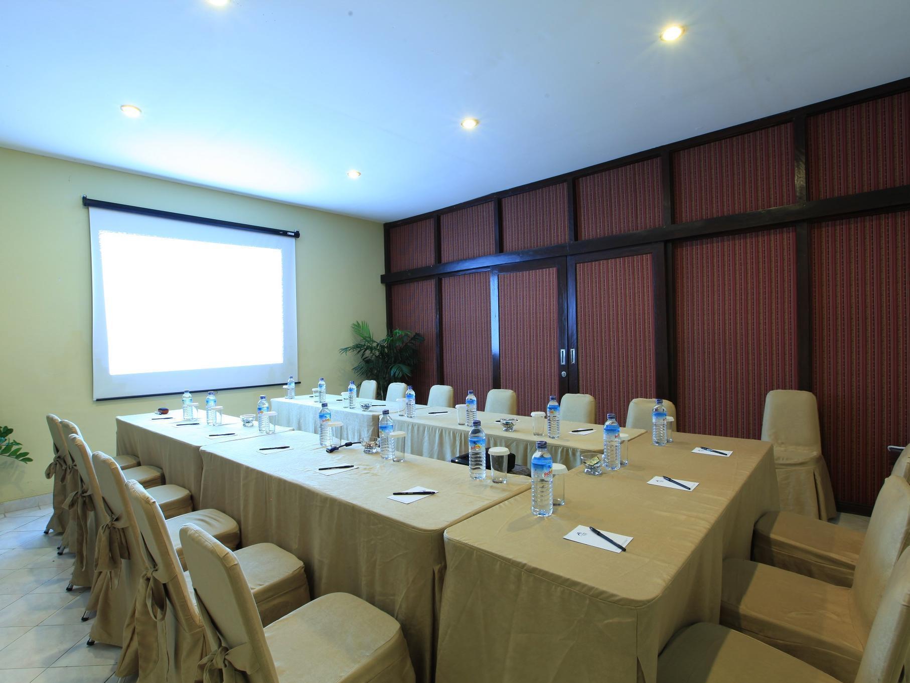 Samawa Transit Hotel Sumbawa Besar Exterior photo